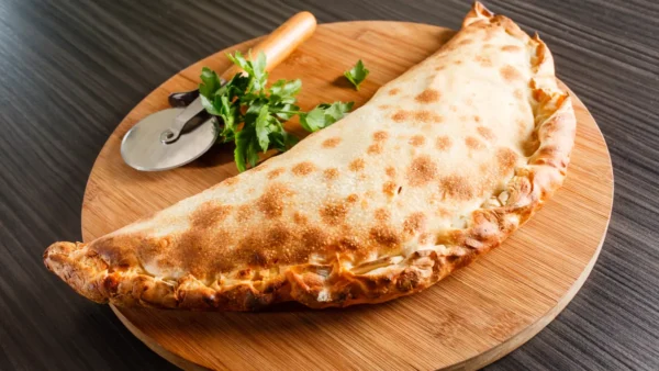 Pizza cal zone